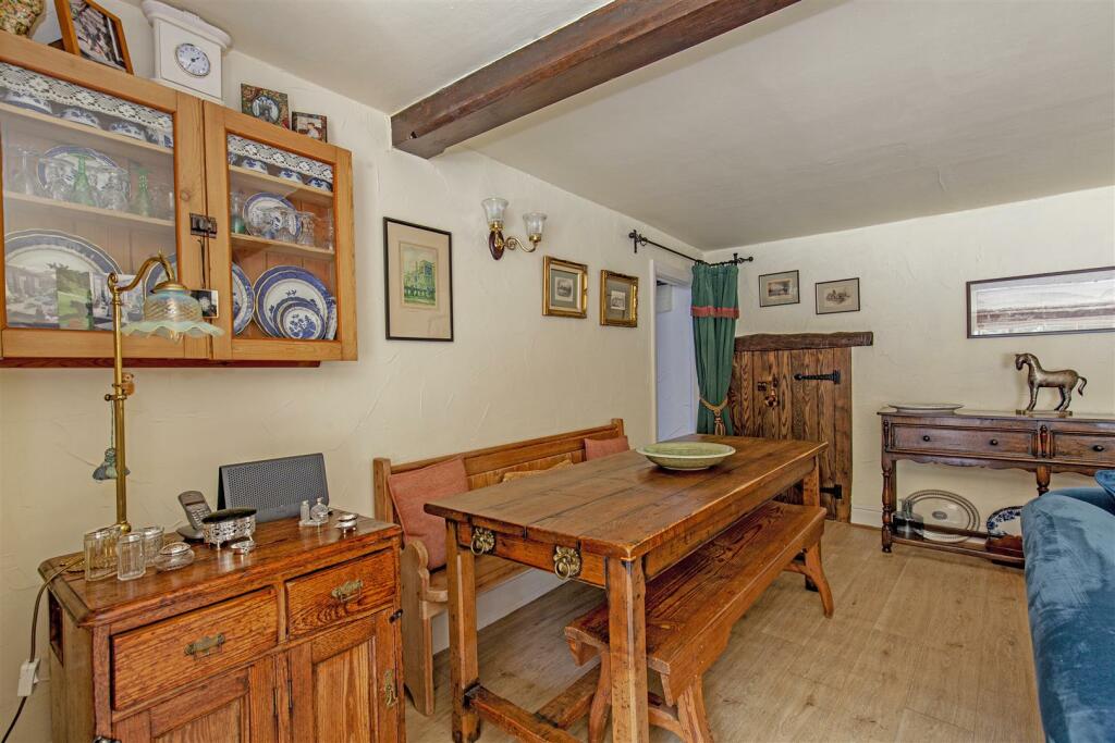 Reception Room-3.jpg