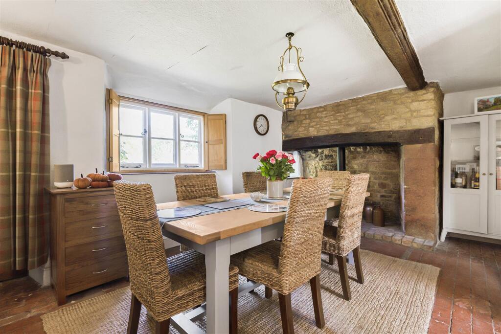Lower End Farmhouse, 10 High Street South, Tiffiel
