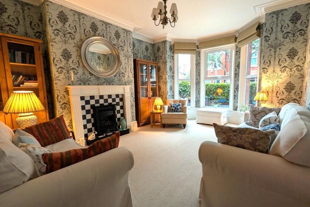 4 Cambridge Drive - 3.jpg