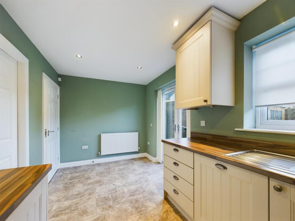 Kitchen/Dining Area