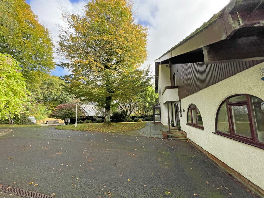 Wood Park 6 Front Outlook 2.jpg