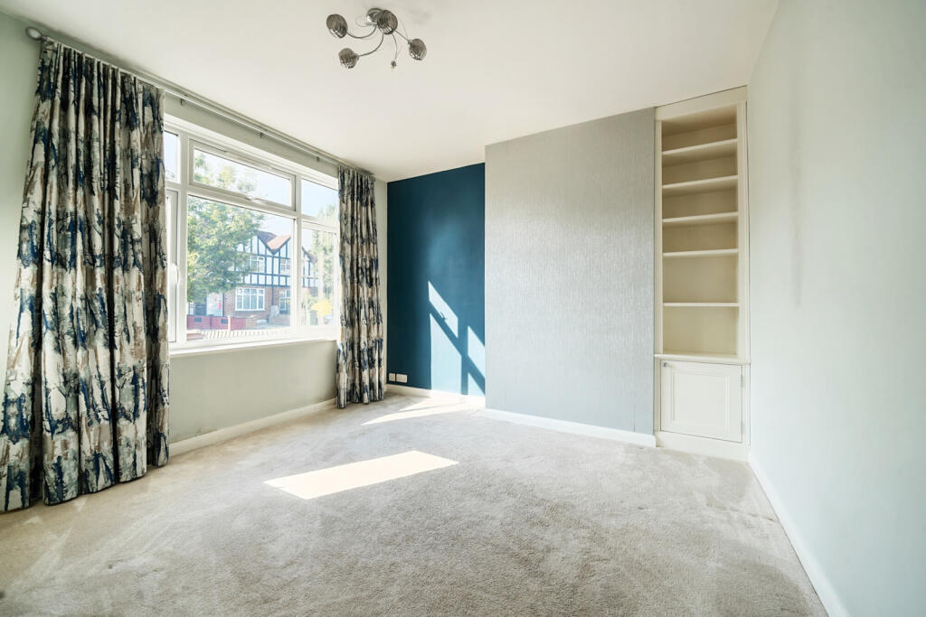 1304406-4-685597b...