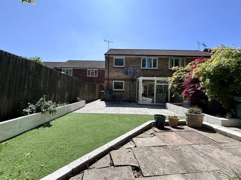 Swan Close Garden 3.jpg