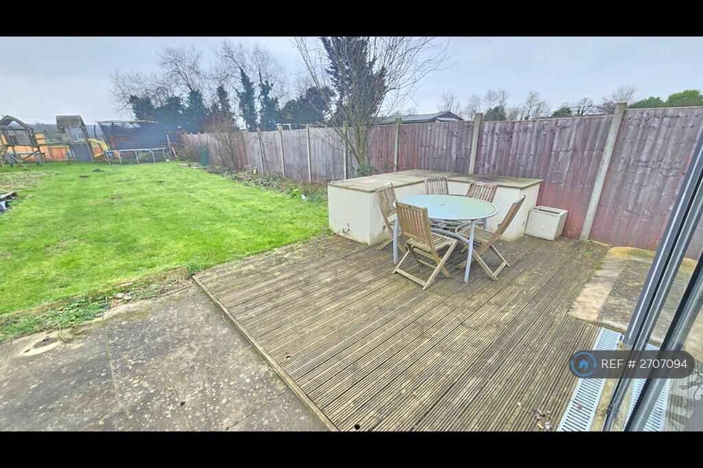 Large 40m Garden At Rear With Decking And Patio