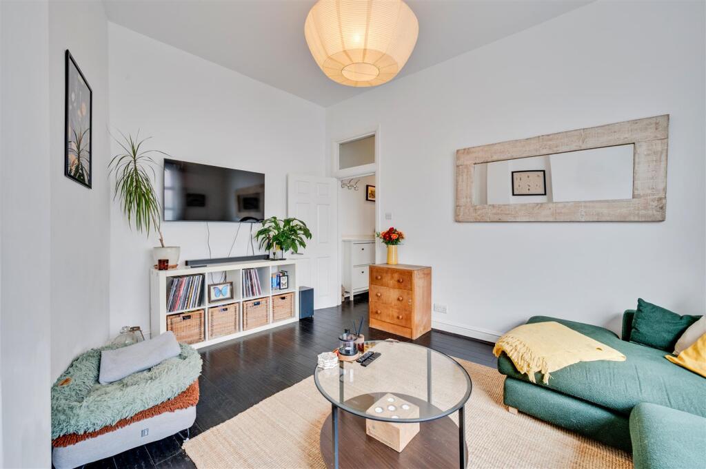 Daniels_136 Minet Avenue _003.jpg