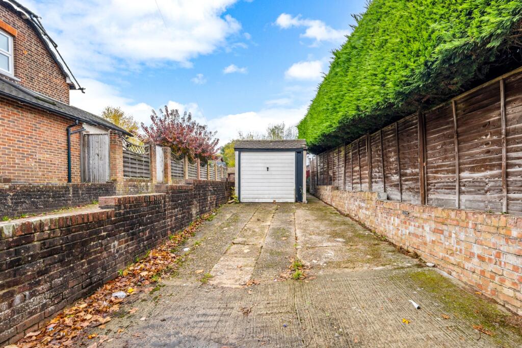 Garage &amp; Parking