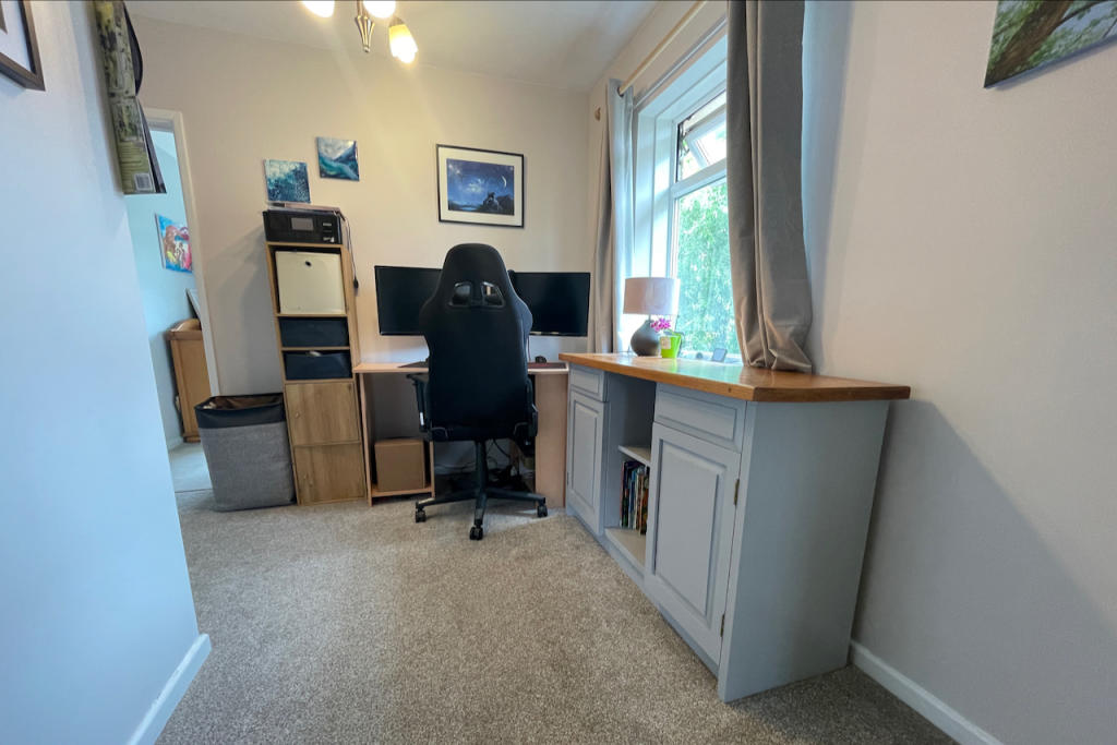 Entrance Hall Study Area