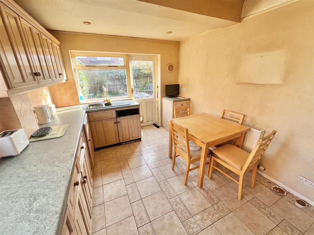 Breakfast Kitchen Aspect 2
