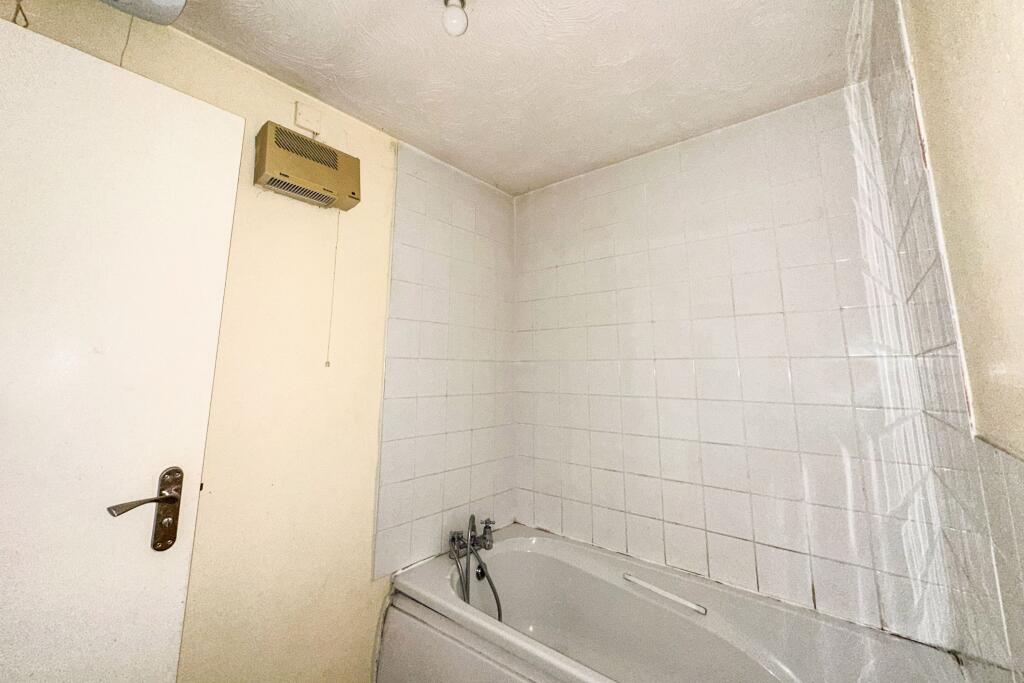 16 Loughman Close, Kingswood, Bristol, BS15 4BZ