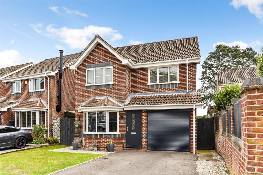 Driveway to Garage.jpg