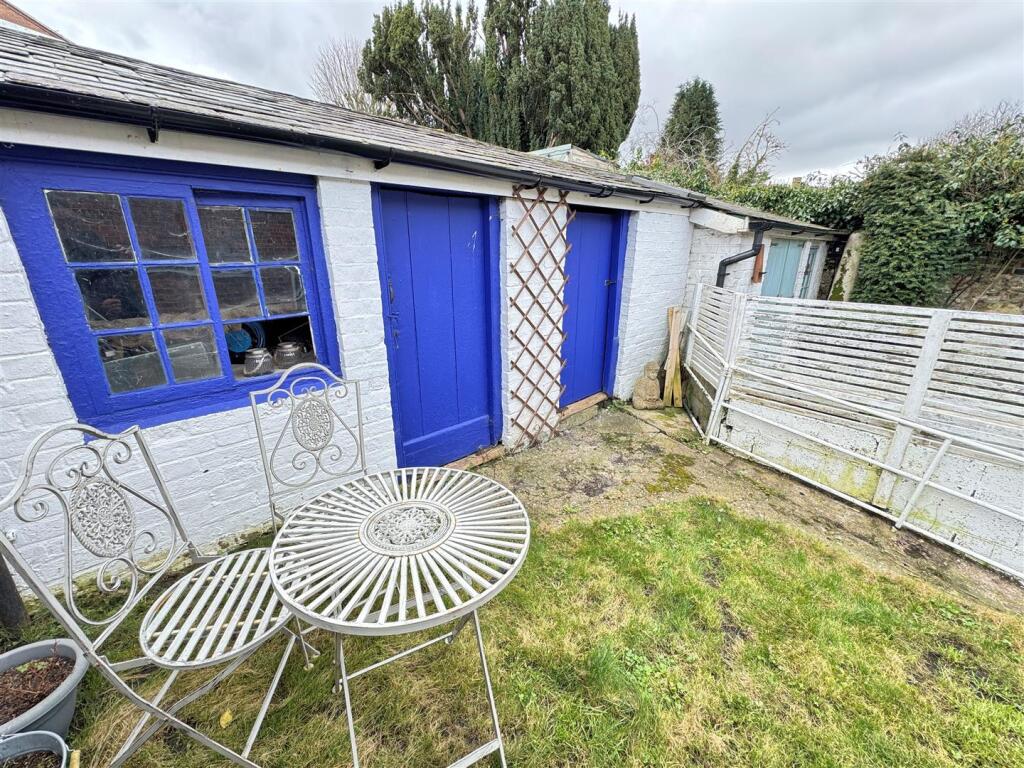 Outbuilding.jpg