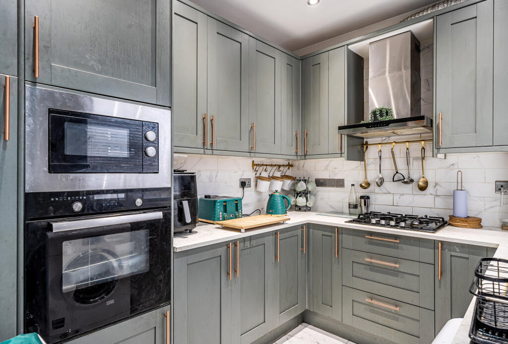 1331006-10-6887a4...