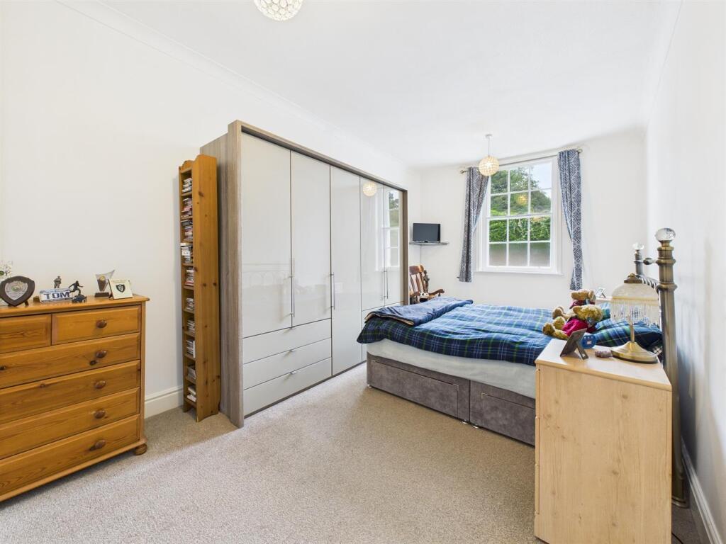 Bedroom: