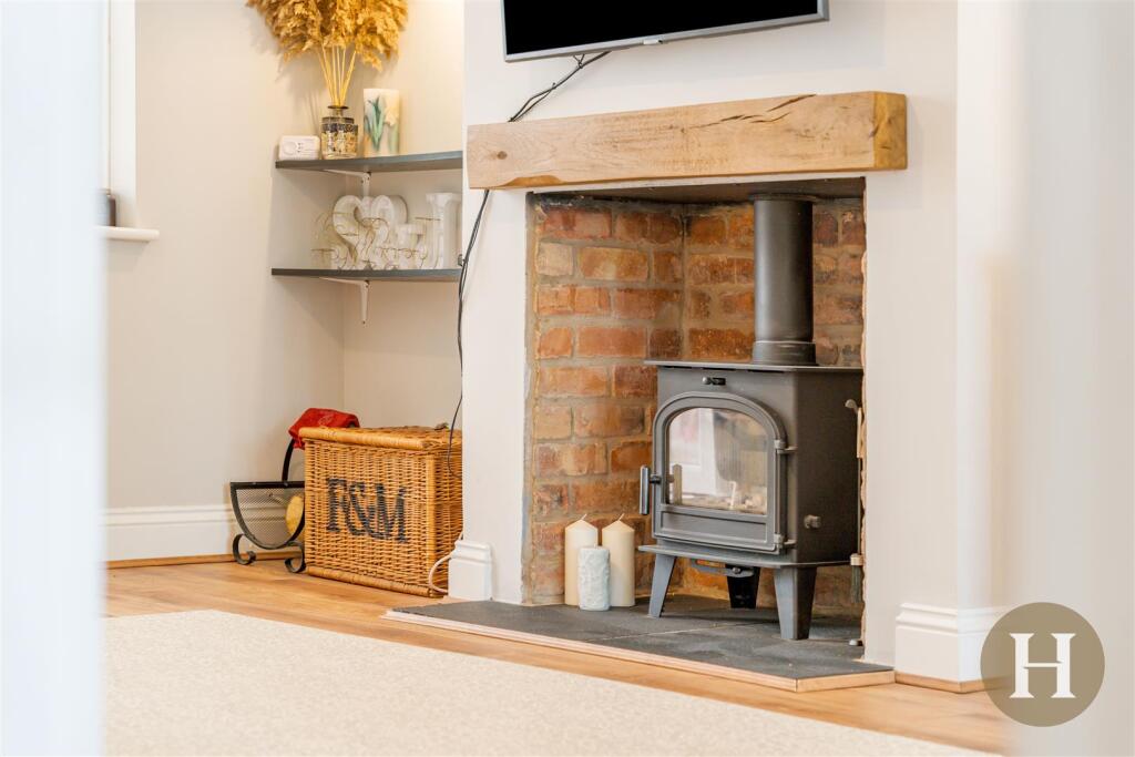 Hadleigh Estate Agents-20.jpg