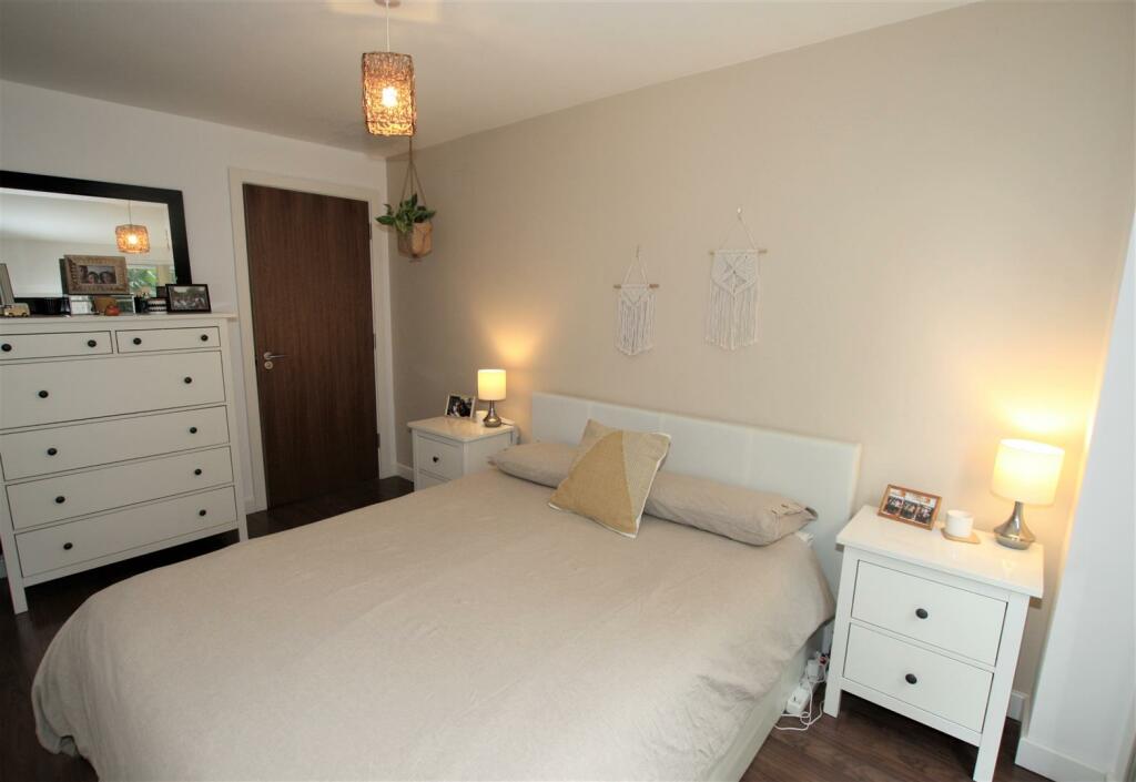 bedroom 1 2.jpg
