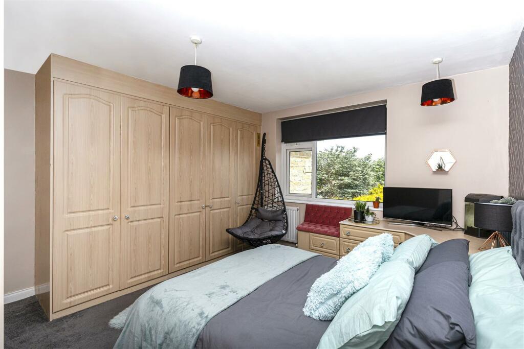 Bramleys Estate Agents - Butternab Road (bedroom).