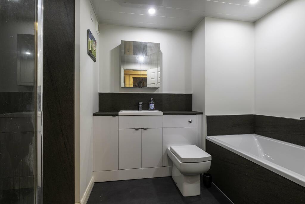31 Woodlands Gardens