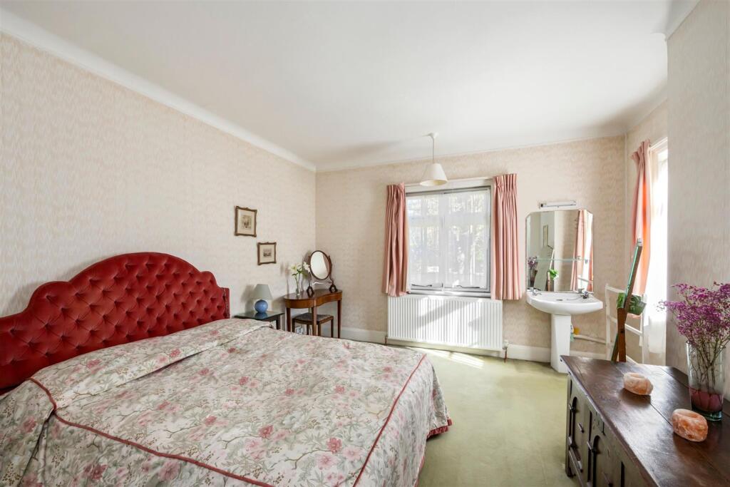 The Droveway 80 BEDROOM 2.jpeg
