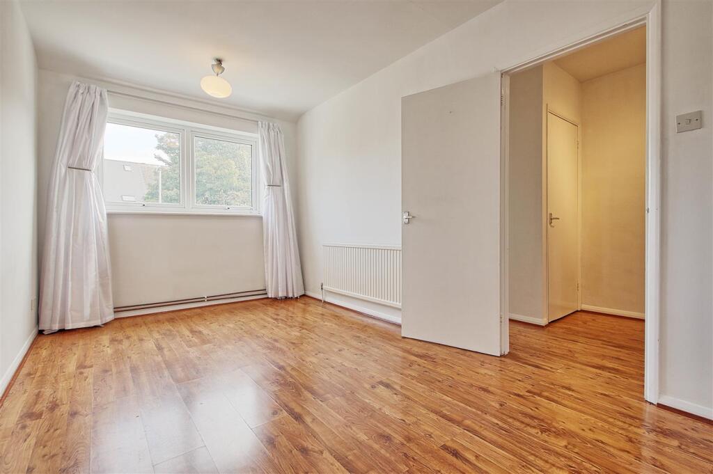 Bedroom 1.jpg