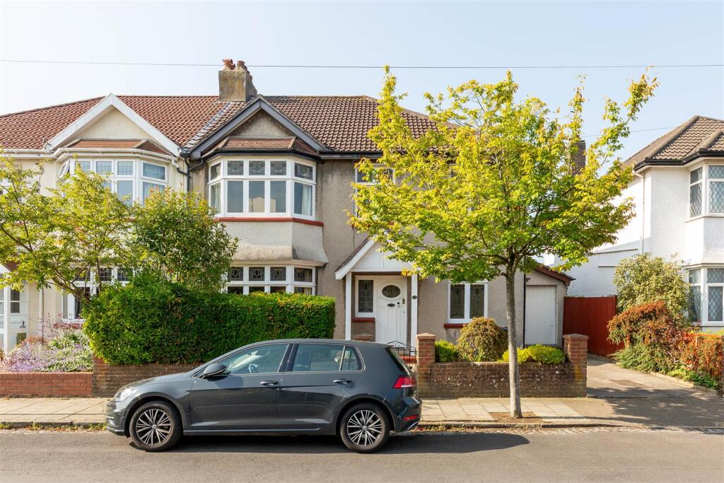 Holmes Grove (12).jpg