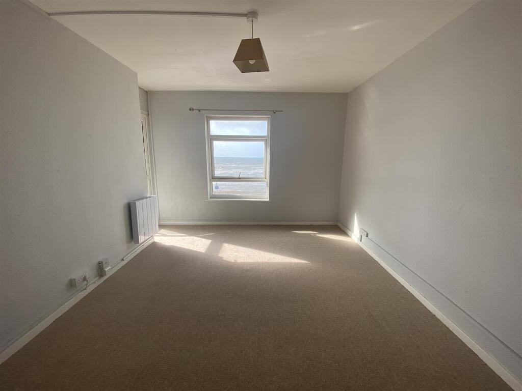 Living Room 1.jpeg
