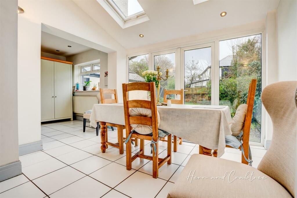 Heath Park Avenue, Heath, HernCrabtree (9).jpg