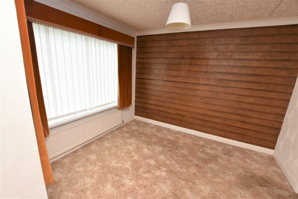 Dining Area.jpg