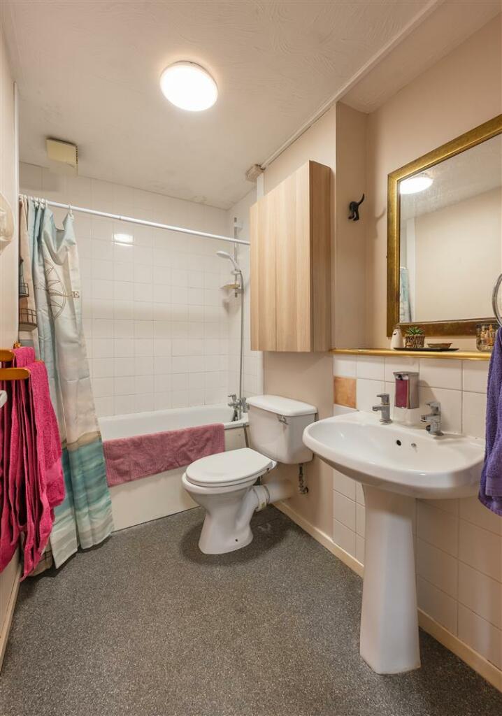 Chamberlain Place E17