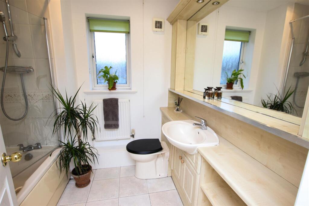HOUSE BATHROOM