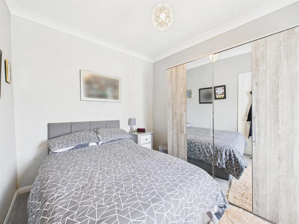 Bedroom: