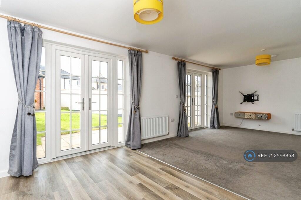 Living/Dining Room