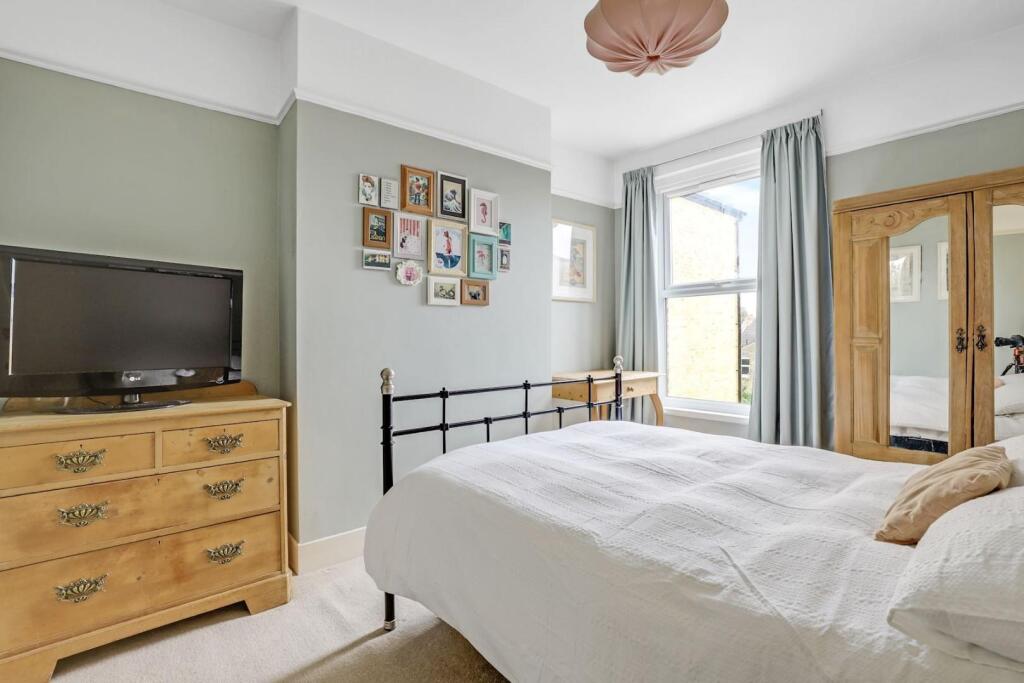 01-3d75JHPropWorld - 62 Byne Road - 2-medium.jpg