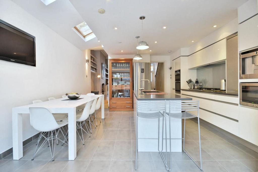 22'5 Kitchen / Dining / Family Room