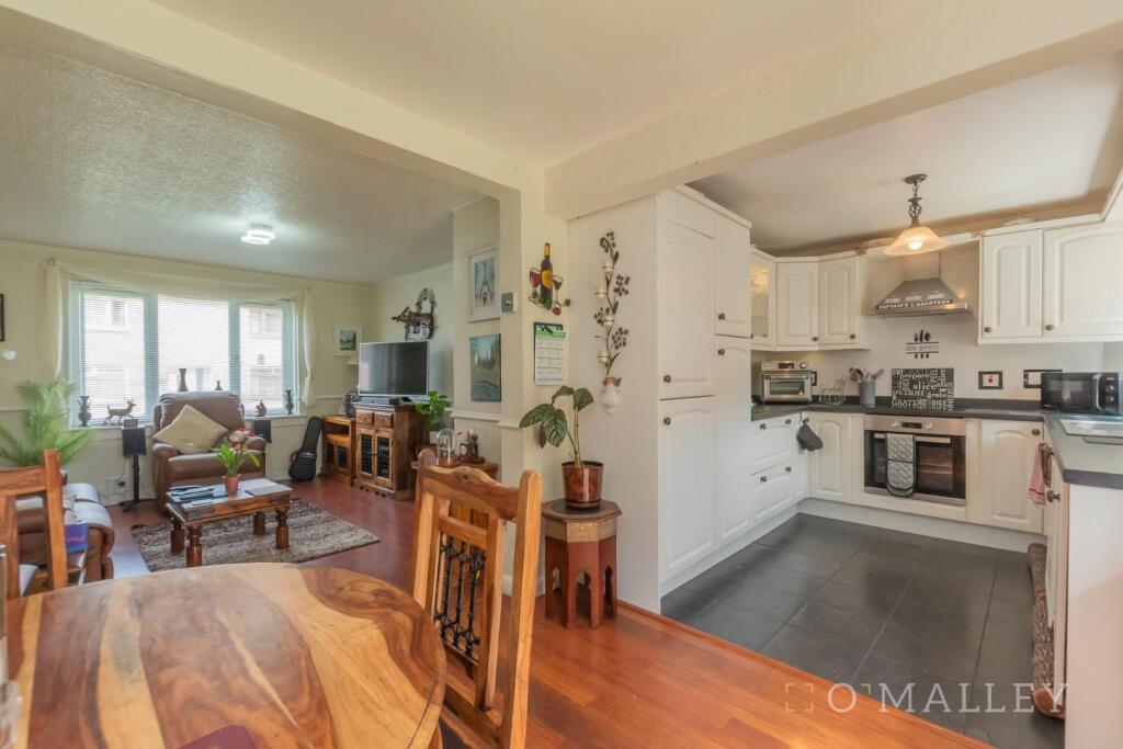 18. Dining Room 4 - Copy.jpg