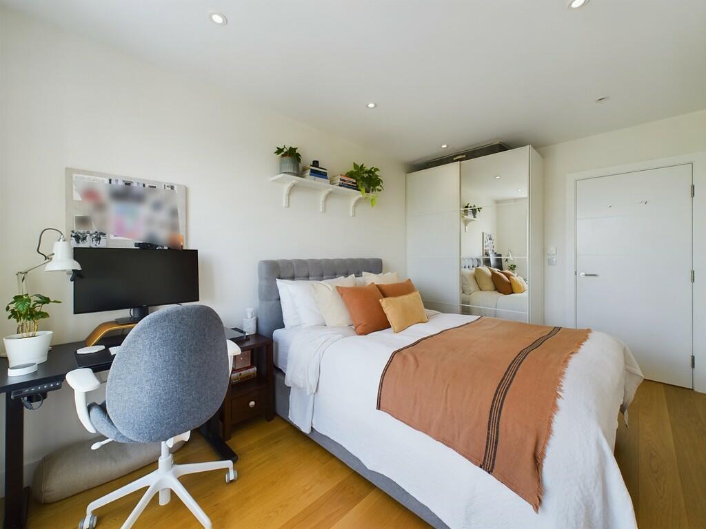 CAM02337G0-PR0168...