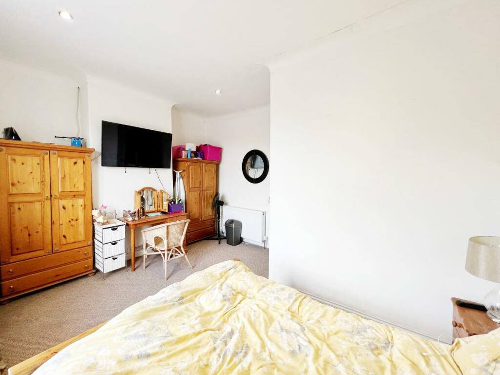 Bedroom One 3.jpg