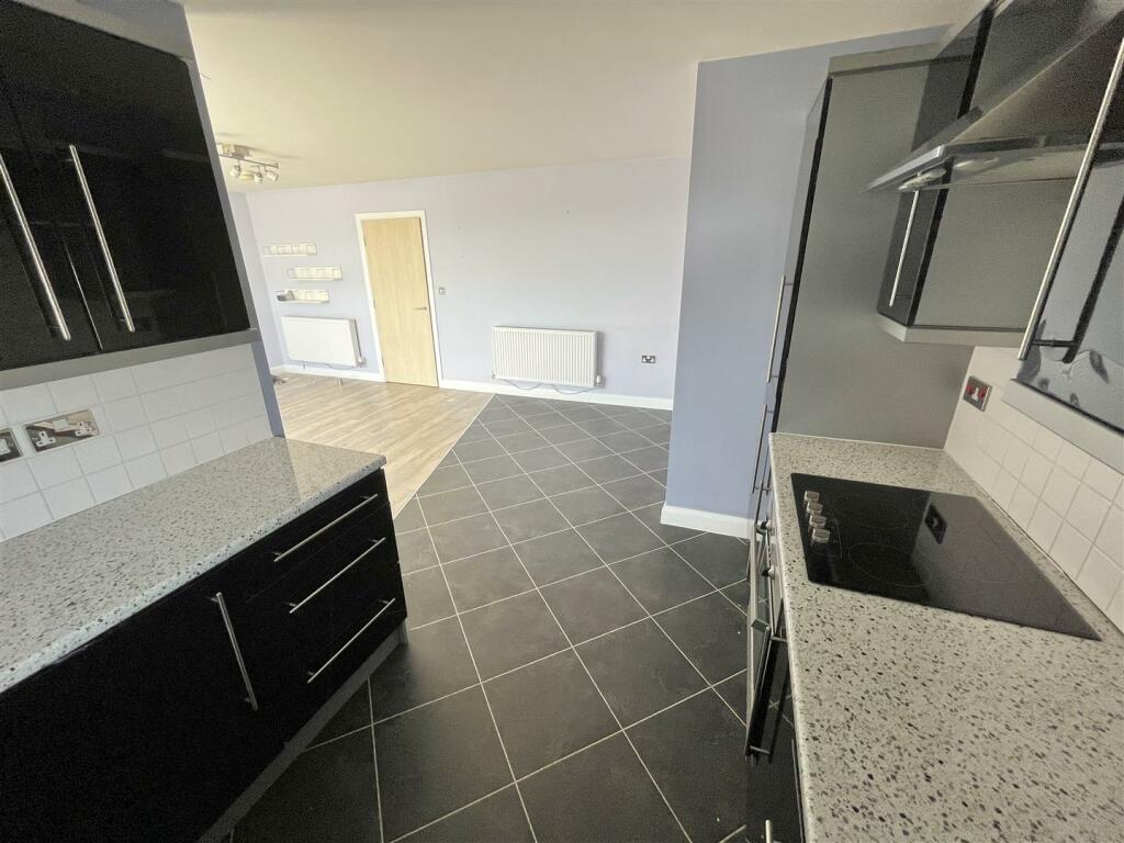 Kitchen Aspect 2.jpg