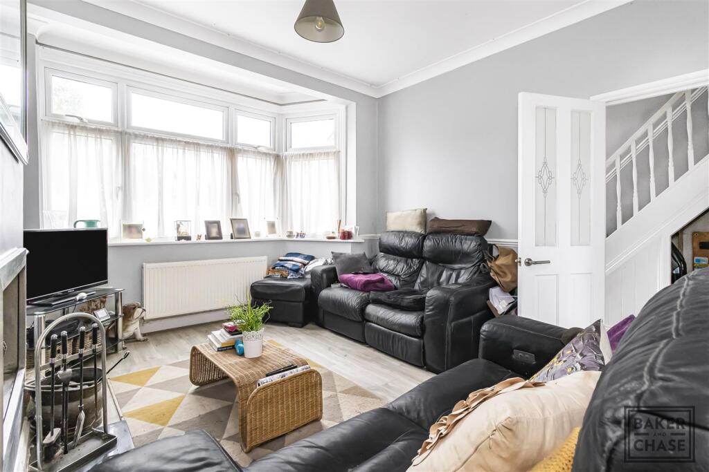 Lounge/Kitchen (Open-Plan)