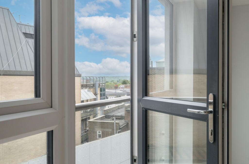 1295474-7-6825df4...