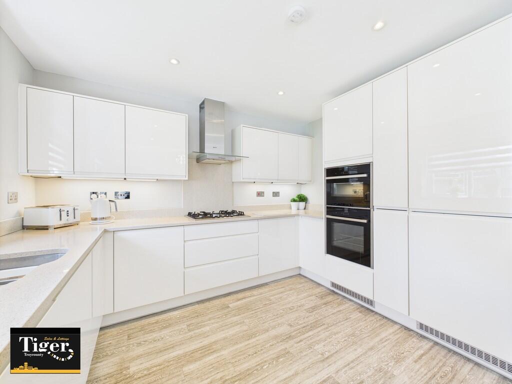 CAM03440G0-PR0373...