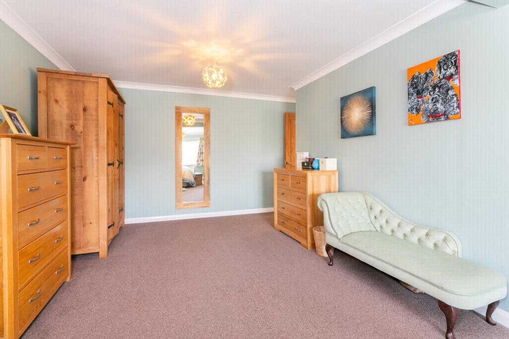 Principal bedroom