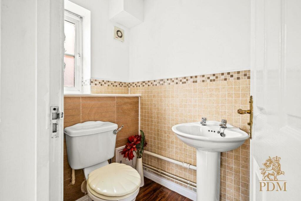 5-web-or-mls-3 COURTLAND GARDENS FINISHED EDITS-5.