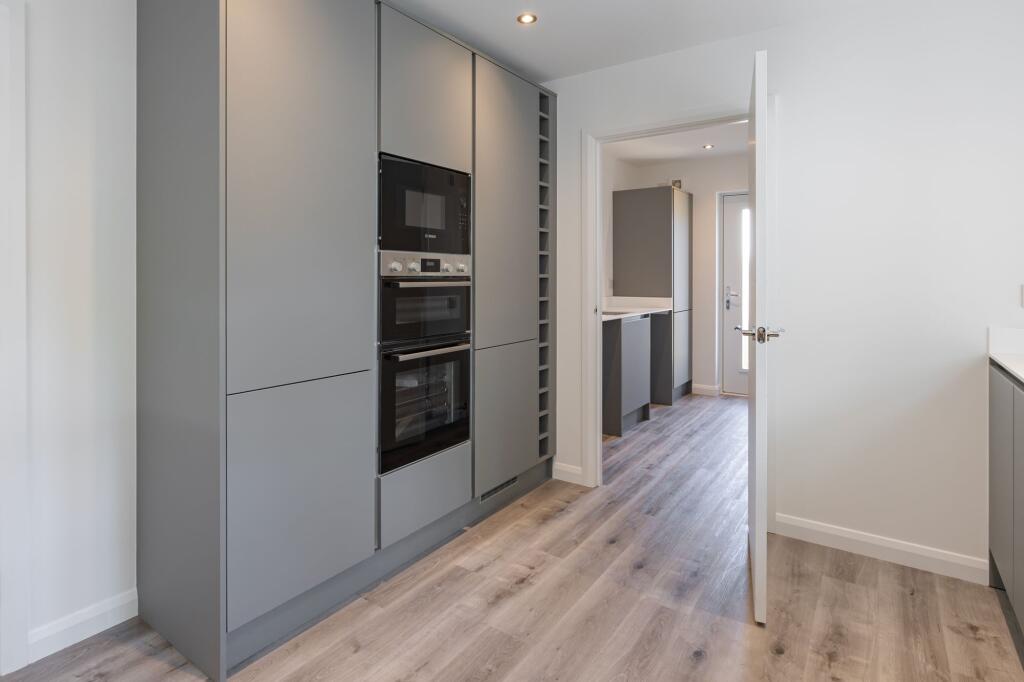 Kitchen/Dining Area