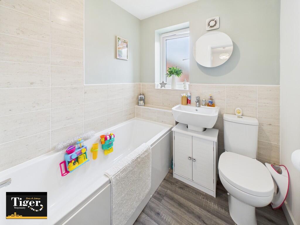 CAM02176G0-PR0601...