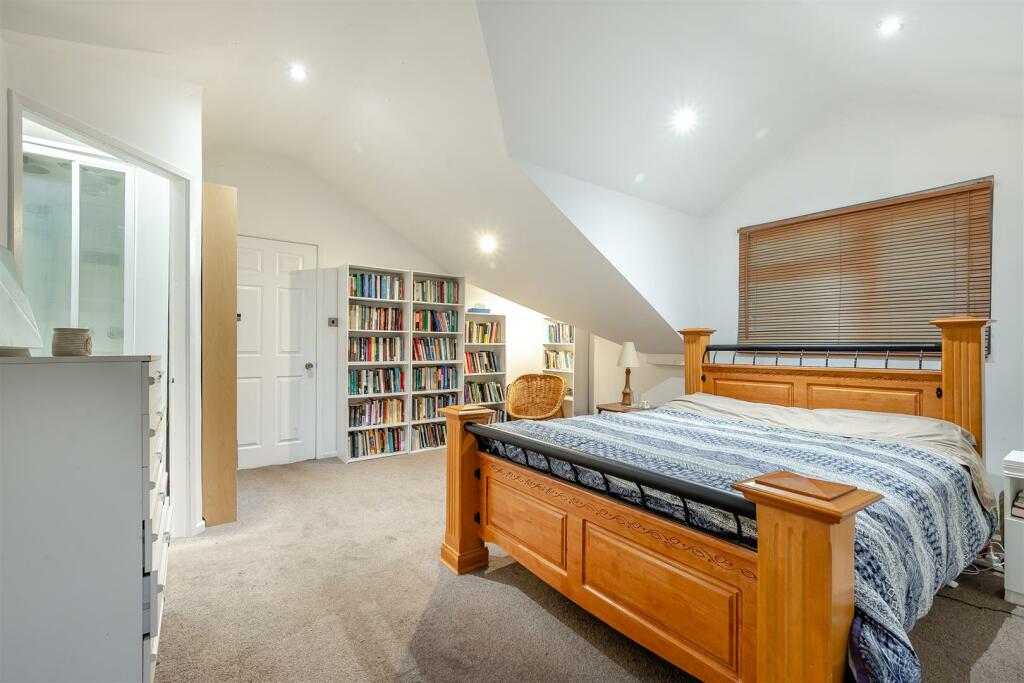 8582899-interior36.jpg