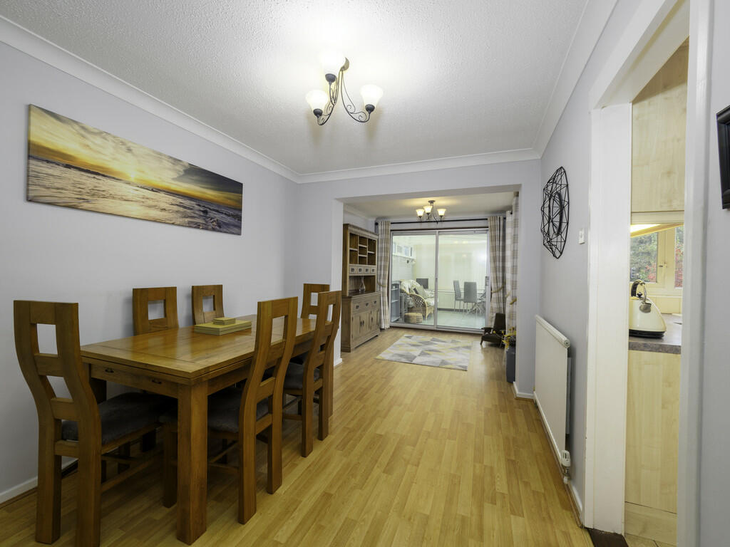PB060025