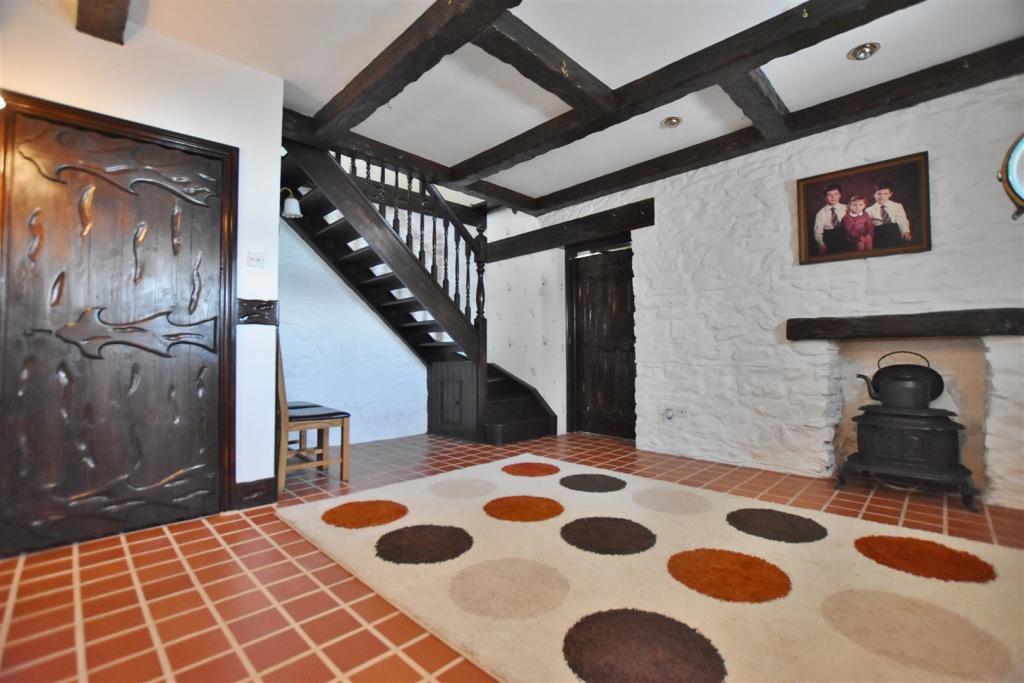 ENTRANCE HALL - LOWER GROUND