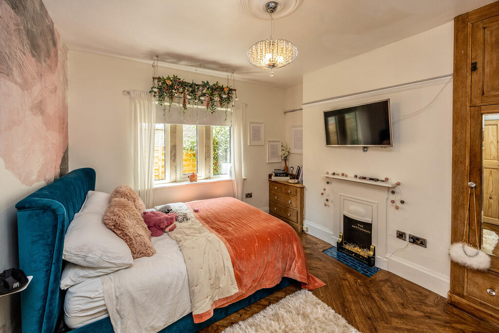 33WHLHudds-040625...