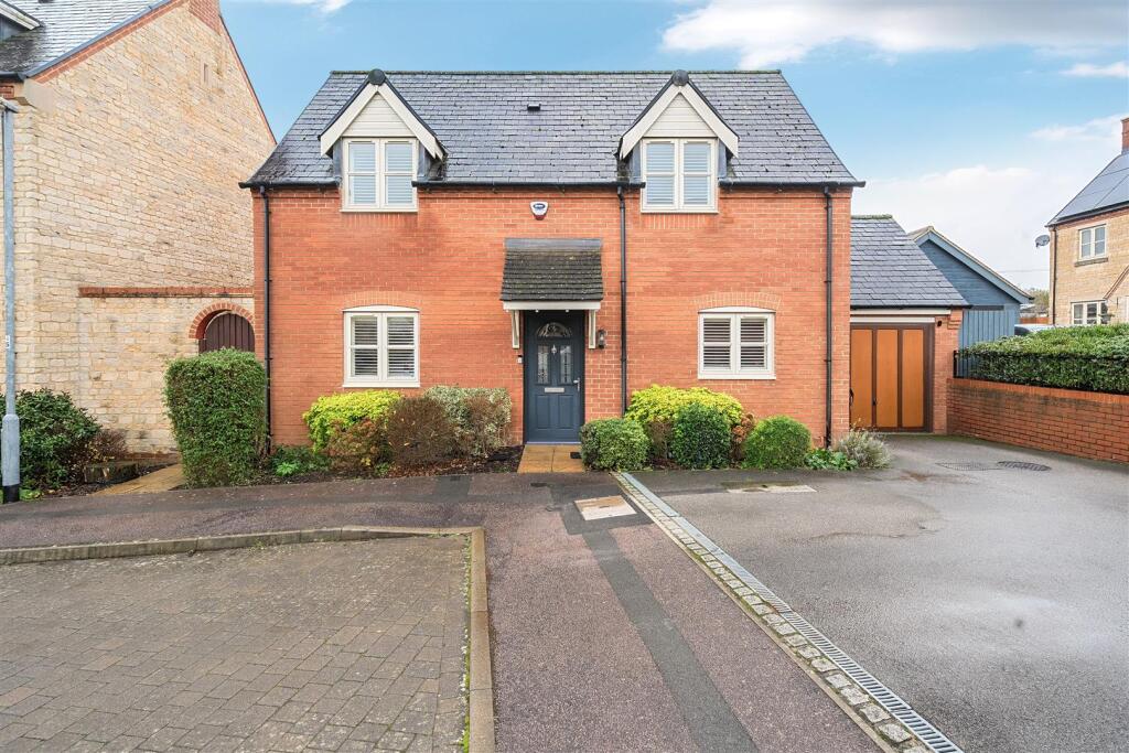 14 Kennel Lane, Paulerspury (3).jpg