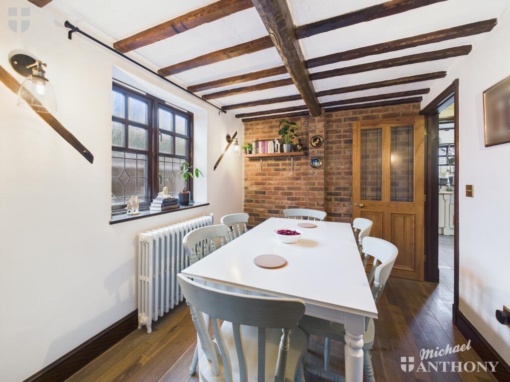 CAM03852G0-PR0218-STILL013